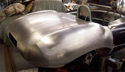Elva Mk3 tail section losely fitted